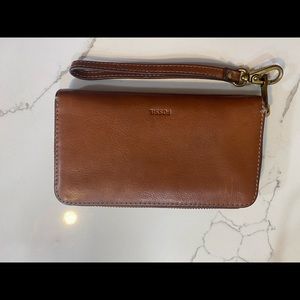 Fossil wristlet wallet